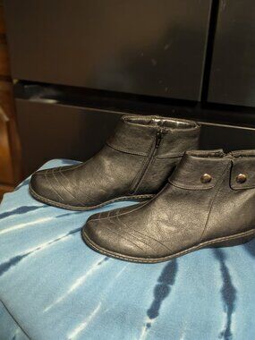 Soft Style boots